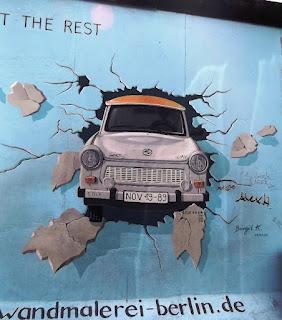 MURO DE BERLÍN, EAST SIDE GALLERY: EL ARTE COMO VÍNCULO HACIA LA LIBERTAD