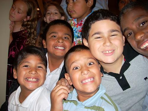 Indican que los niños blancos enferman menos que los niños negros o latinos