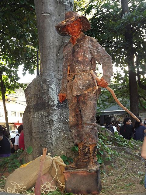 Modalterna.Eventos.POR EL MEDIO DE LA CALLE