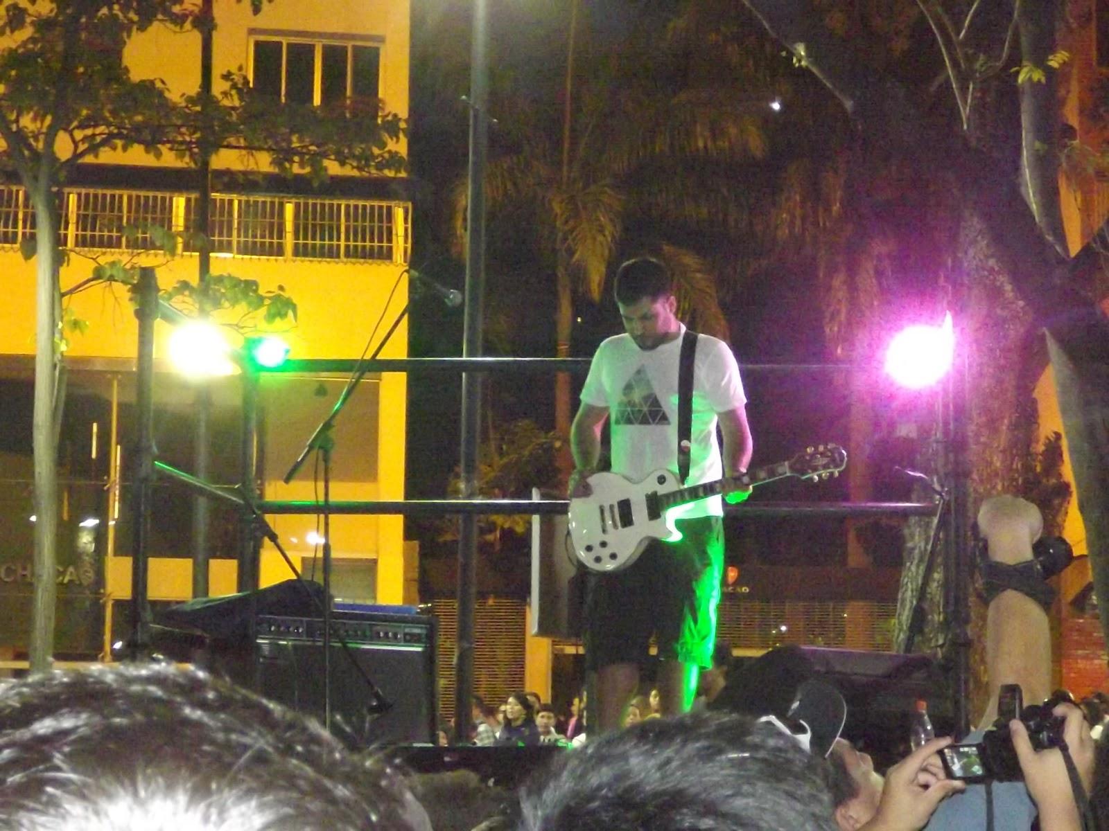 Modalterna.Eventos.POR EL MEDIO DE LA CALLE