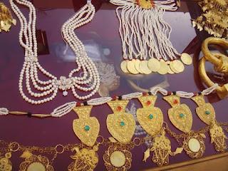 Las joyas bere-ber de las virgenes católicas