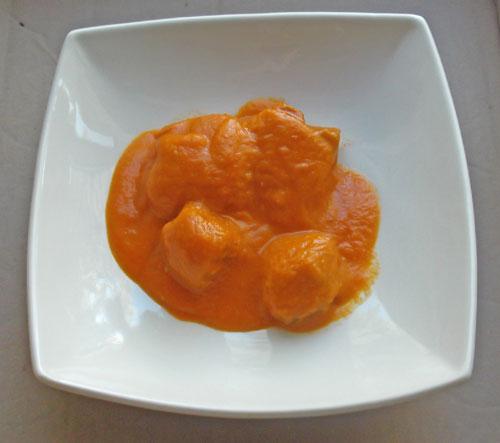 Atún con tomate