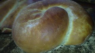 Ensaimada falsa con pepitas de chocolate