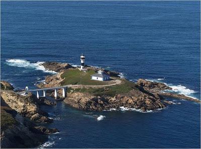 FAROS DE GALICIA: DE LA TORRE DE HÉRCULES AL FARO DE LA ISLA PANCHA EN RIBADEO