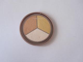 Ojos :mascaras,sombras y lápices Moment Make Up