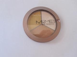 Ojos :mascaras,sombras y lápices Moment Make Up