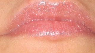 Labios: barras y brillos de Moment Make Up