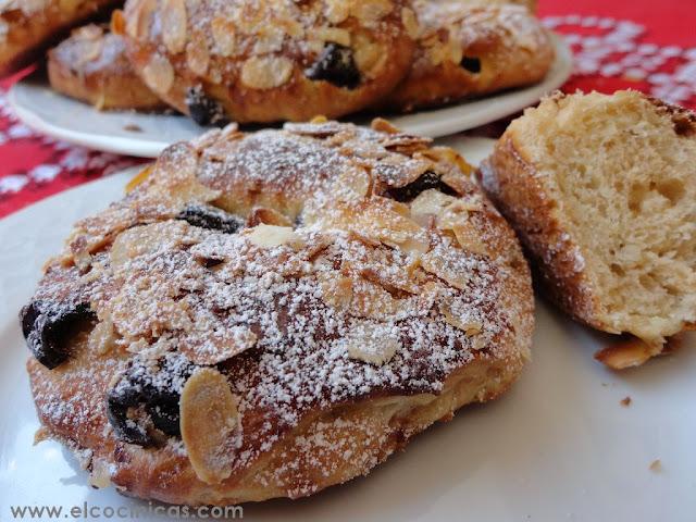 Rosquillas de almendras y cerezas