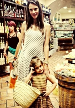 Alessandra Ambrosio y Anja, su pequeña fashionista