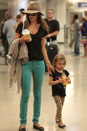 Alessandra Ambrosio y Anja, su pequeña fashionista