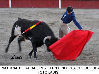 FESTIVAL MIXTO EN HINOJOSA DEL DUQUE:            LECCIÓN DE TOREO DE REYES