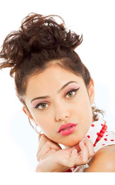 Propuesta Make up primavera-verano de LBEL y CYZONE CON EL PASO A PASO