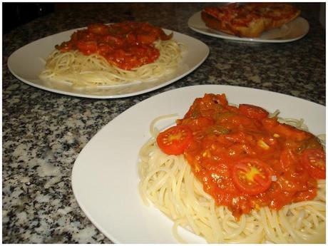 Espaguetis con salsa gorgonzola