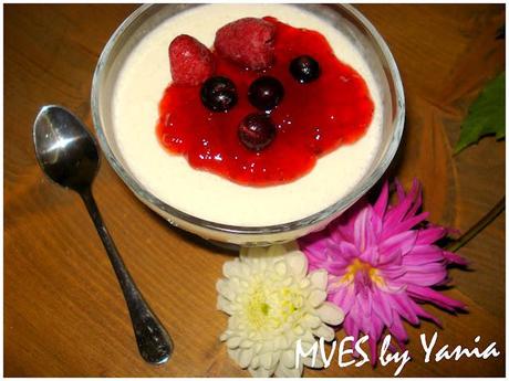 Mousse de yogur con frambuesa