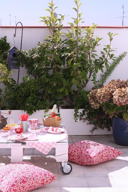 Un picnic infantil de fiesta de cumpleaños