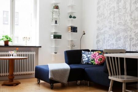 muebles nórdicos muebles de diseño interiores espacios pequeños estilo nórdico diseño de interiores pequeños diseño danés decorar mini pisos decoración pisos pequeños decoración nórdica escandinava decoración interiores decoración en blanco decoración de casas pequeñas cocina blanca y gris butaca naranja buena distribución de pisos blog deco blog de interiores blog de decoración 