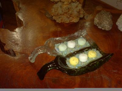 Como soy fanática de reciclar botellas de vidrio hoy les traigo como convertirlas en bandeja......