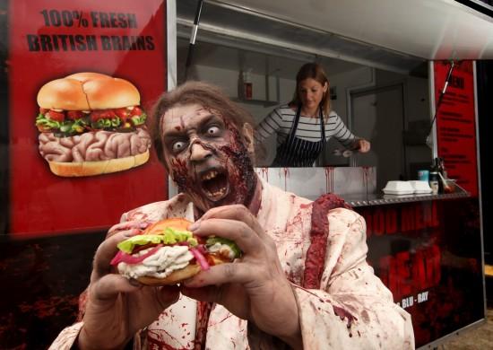 Un camión-restaurante con para comida zombies para promocionar The Walking Dead