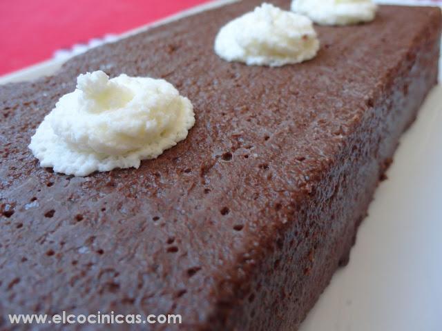 Pastel de chocolate y sémola de trigo sin horno