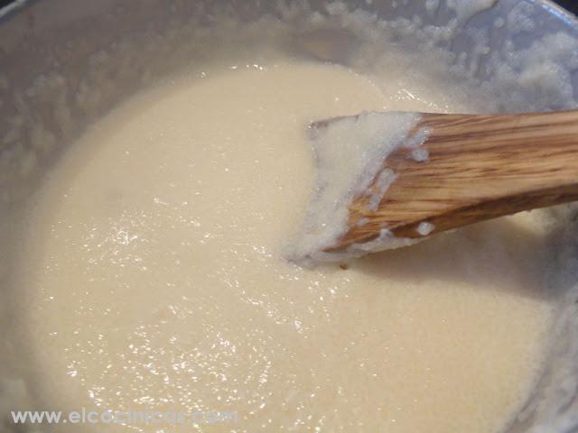 Pastel de chocolate y sémola de trigo sin horno