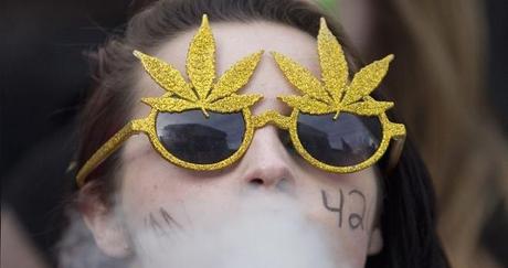 El uso semanal de marihuana en la adolescencia ¿realmente causa una disminución del CI?