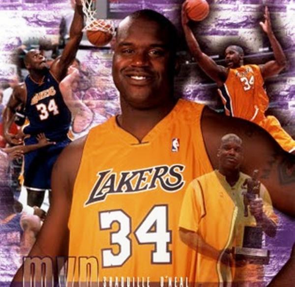 Homenaje a Shaq por parte de los Lakers.