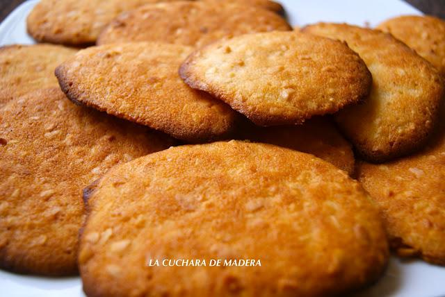 TEJAS Y GALLETAS DE ALMENDRAS