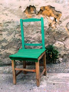 LA SILLA COLOR VERDE