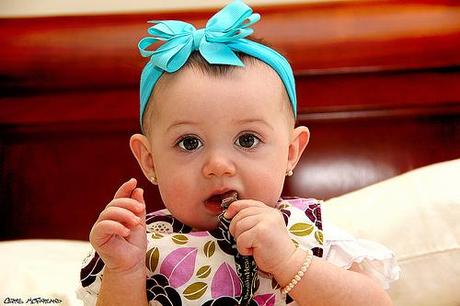 En Alemania se prohibiría la colocación de aros en los bebés