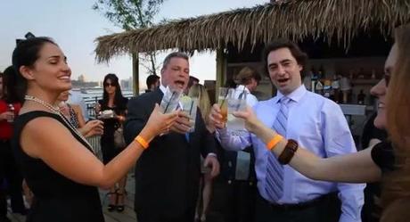 ¡Deja de trabajar y ponte a beber!