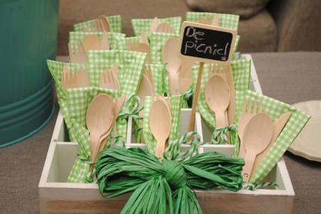 cubiertos de madera La mesa de dulces del 2º cumple de Iker!