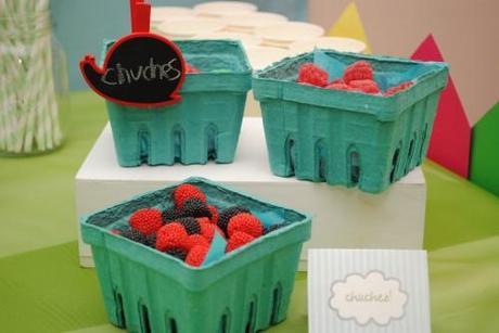 berry baskets La mesa de dulces del 2º cumple de Iker!