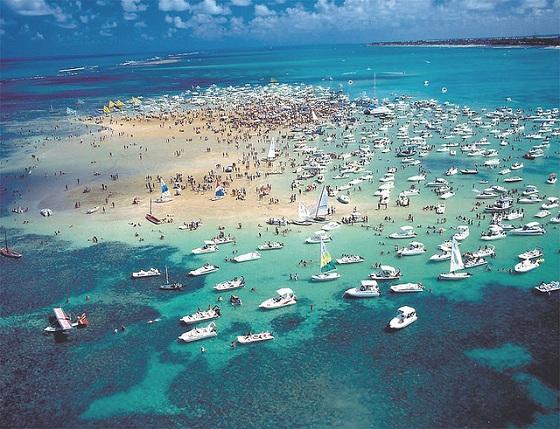 Una playa que aparece solo algunos dias al mes