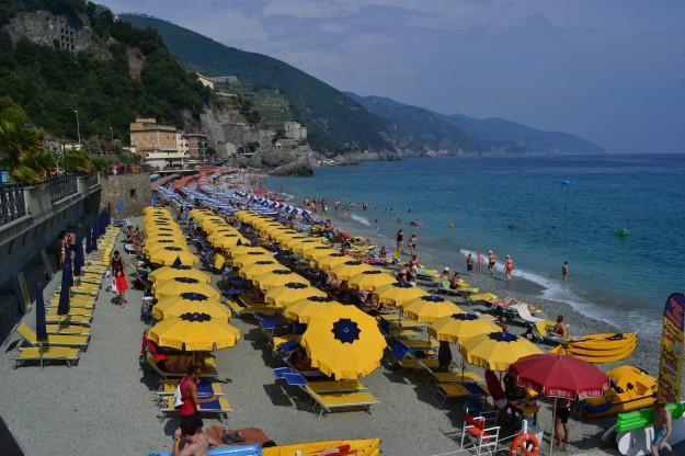 Monterosso, el último pueblito de Cinque Terre, más estilo Resort