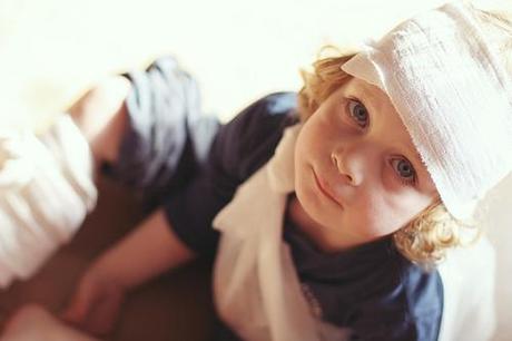 niño-enfermo Primer caso en España de un nuevo síndrome infantil que destruye defensas