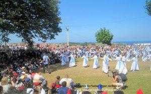 Fiestas de Virgen de Guia, en Llanes: Danza de los Arcos