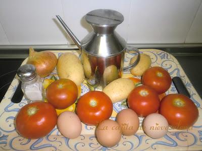 Tomates rellenos de tortilla de patata