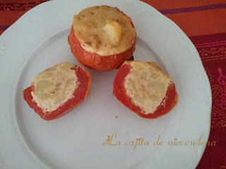 Tomates rellenos de tortilla de patata