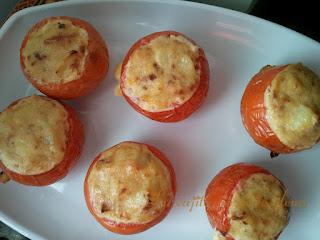 Tomates rellenos de tortilla de patata