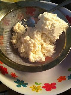 TARTA DE HIGOS, REQUESÓN Y MIEL