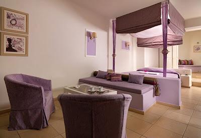 Tholos, un Resort Rustico en Santorini