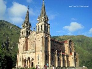 Santuario Covadonga : Basilica de Covadonga