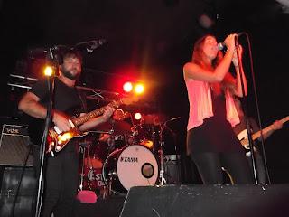 KUVE EN EL CAFÉ LA PALMA: ECOSONIDOS DE LO QUE SERÁ UN MÁS QUE PROMETEDOR PRIMER DISCO