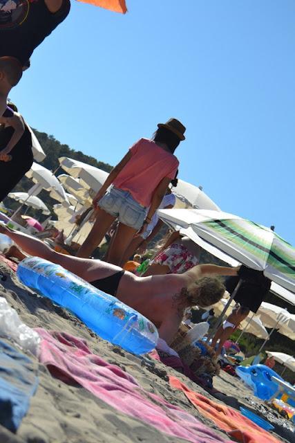 Streetstyle: ¿Es cool o es un espanto? ¿es correcto o aburrido? Streetstyle: ¿Es cool o es un espanto? ¿es correcto o aburrido?