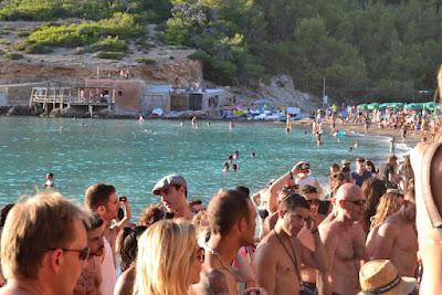 Atardecer en la cala de Benirrás (Ibiza)