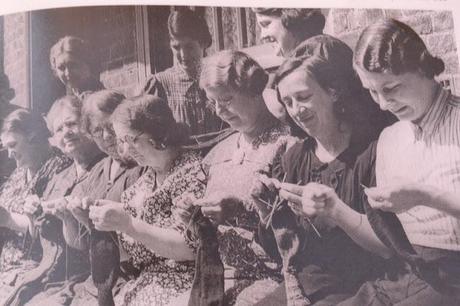 Vintage: Manual de la buena esposa. En punto.