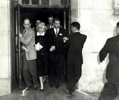 Marilyn Monroe. Boda de negro, divorcio de blanco. Marilyn Monroe. Boda de negro, divorcio de blanco.