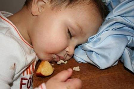 nino dormido COMER Y DORMIR PARA NIÑOS.