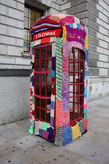 LE YARN BOMBING