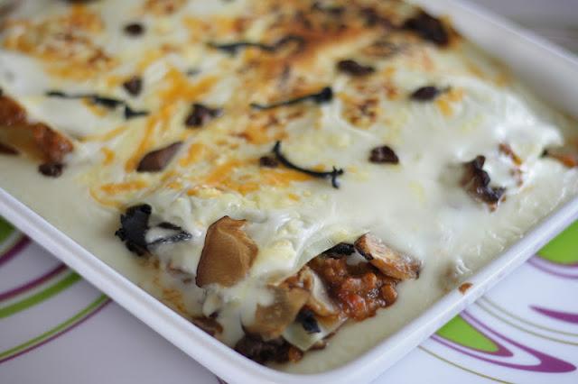 LASAÑA DE TERNERA, PISTO Y SETAS.